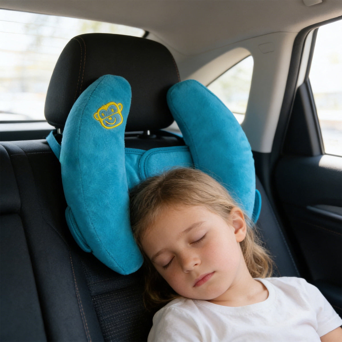 Banana-Shaped Car Neck Pillow with Adjustable Headrest Strap, Soft Polyester - Image 5